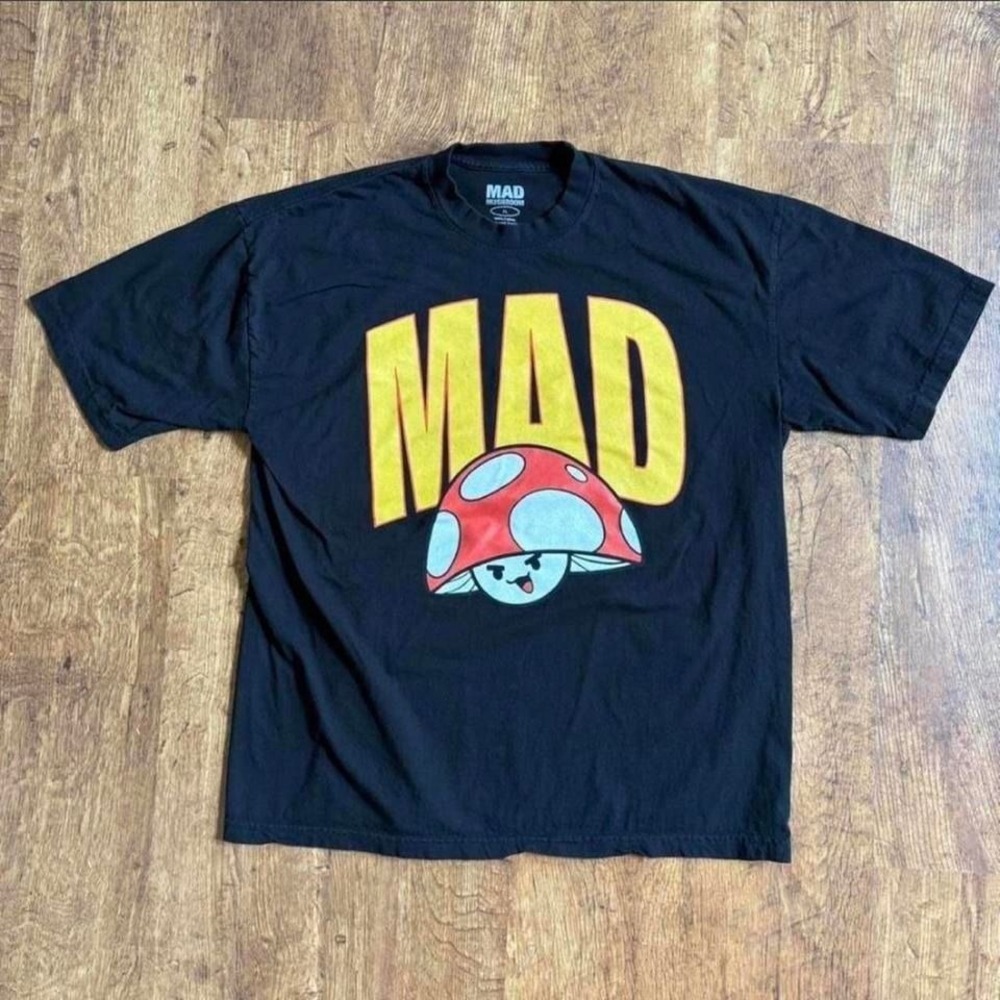 73. Mad Mushroom faded black graphic tee t-shirt